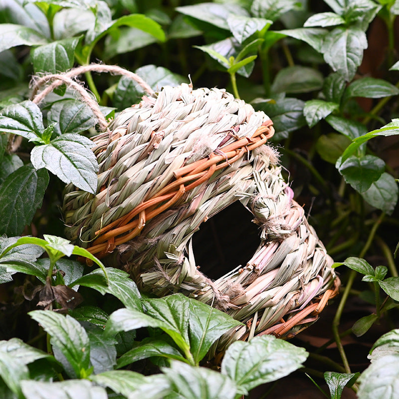 Hand-Woven Straw Bird Nest: Creative Handicraft Bird Cage