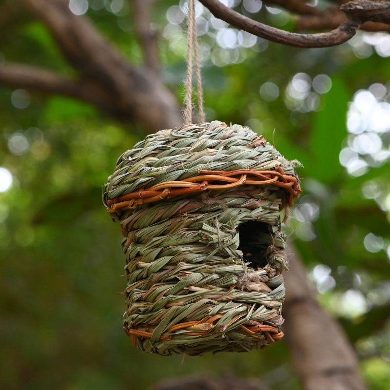 Hand-Woven Straw Bird Nest: Creative Handicraft Bird Cage