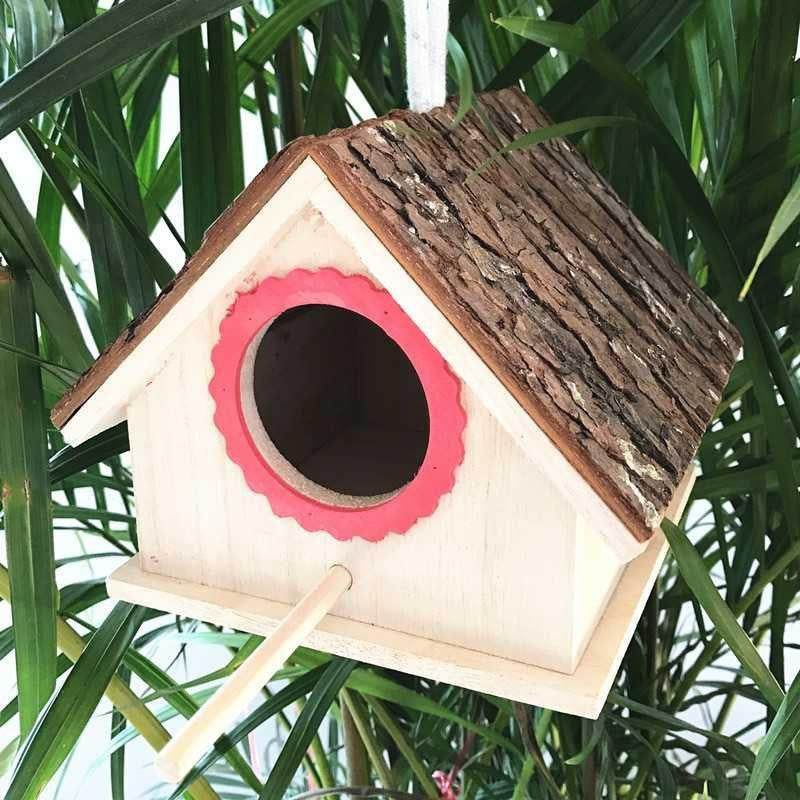 Outdoor Bird Nesting House: Tree-Mounted Parrot Breeding Box